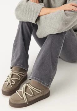 Classic Low Sneaker