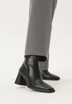 Hedda Leather Boots