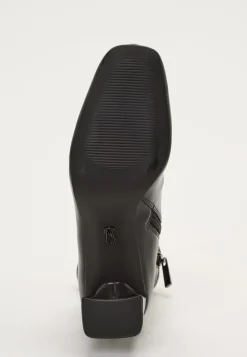 Hurst Classic Boots
