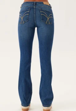 Low Embroidery Pocket Jeans