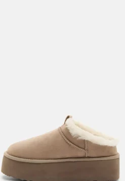 Low Platform Slip-in