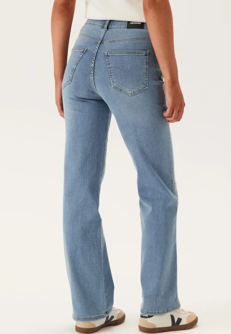 Moxy Straight