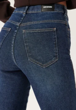 Moxy Straight