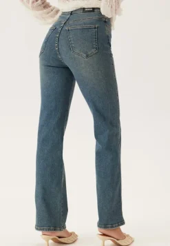 Moxy Straight