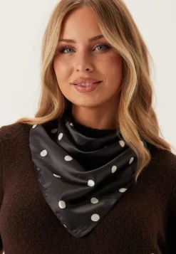 Pcdonnie Square Scarf