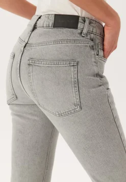 Slim Ankle Jeans