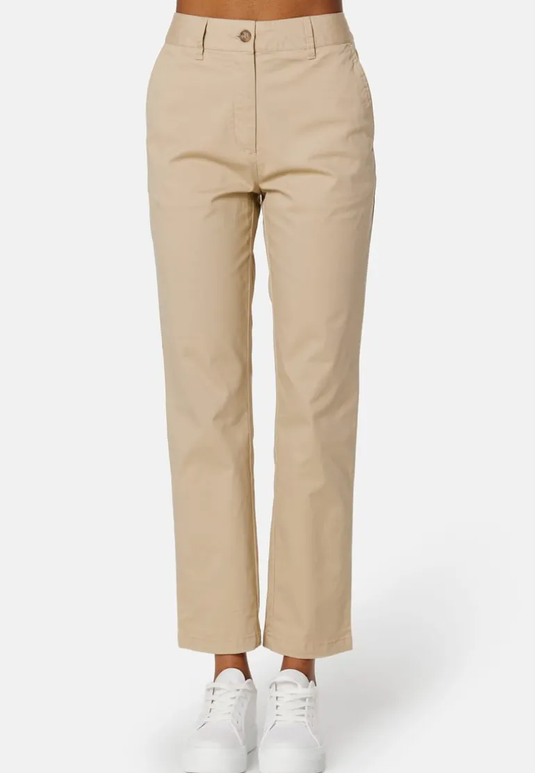 Slim Chinos