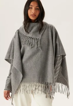 Vifjolira High Neck Poncho